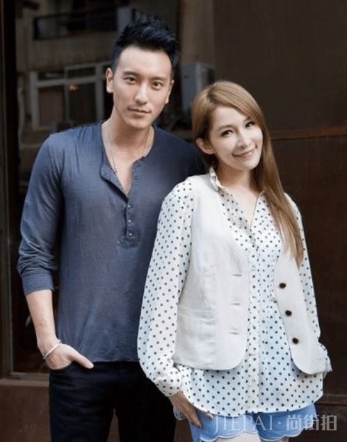 40岁萧亚轩近照,大秀“3D”好身材,难怪18任小鲜肉拜倒石榴裙下!