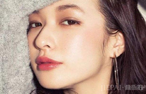 做到这3点的女生,不仅皮肤水润,妆容也自然、服帖