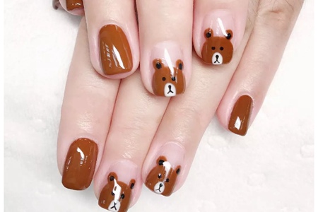秋天流行的美甲款式,显白焦糖色图片大全