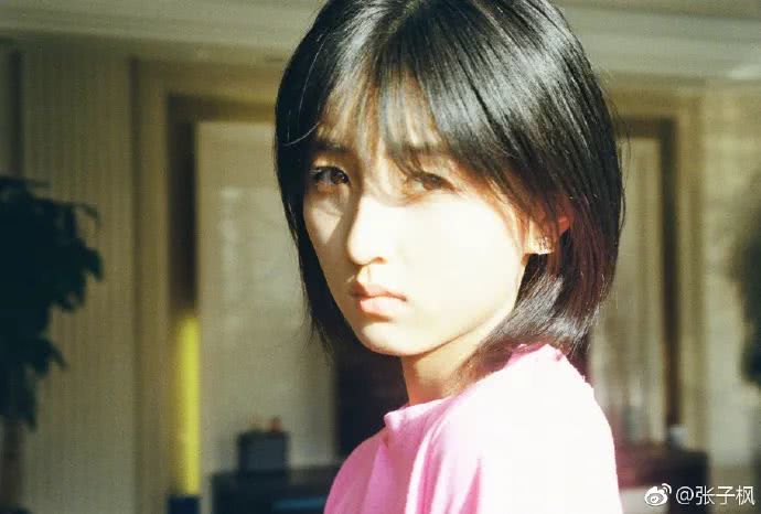 神反转,本以为张子枫是乖乖女,没想到还有另一副孔超A面孔