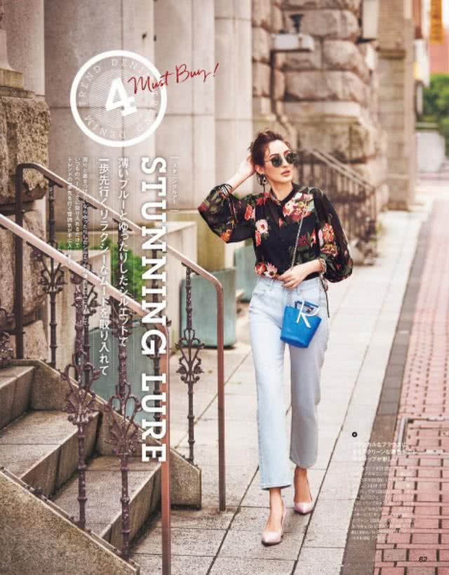 永不过时的裤子,穿上高跟鞋有腿长一米八的既视感,搭配简单的T恤非常有型