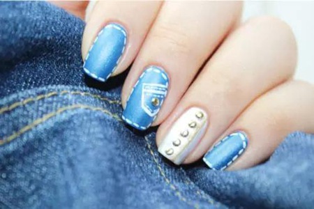 清爽蓝色美甲和可爱冰雪美甲教程,你更喜欢哪一款