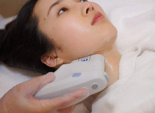 没到30岁“脸就垮”?这4种“好物”用起来,让肌肤亮白蜕变