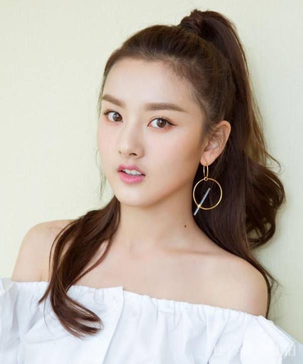 迪丽热巴新剧《烈火如歌》造型遭吐槽  论发型对女星的重要性