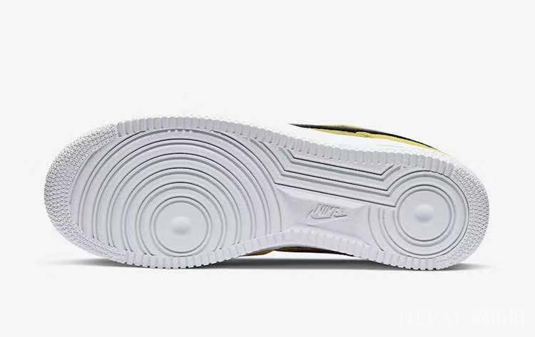 黄蛇纹即将登场！这双 Air Force 1 你怎么看？