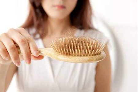 最全护发百科!女人最愁的脱发问题，想要改善就得这样做