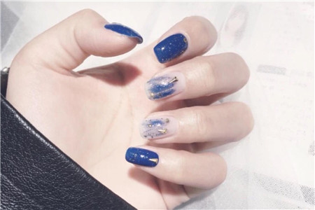 透明美甲的两款做法，最火的潮流指甲，好看又清爽