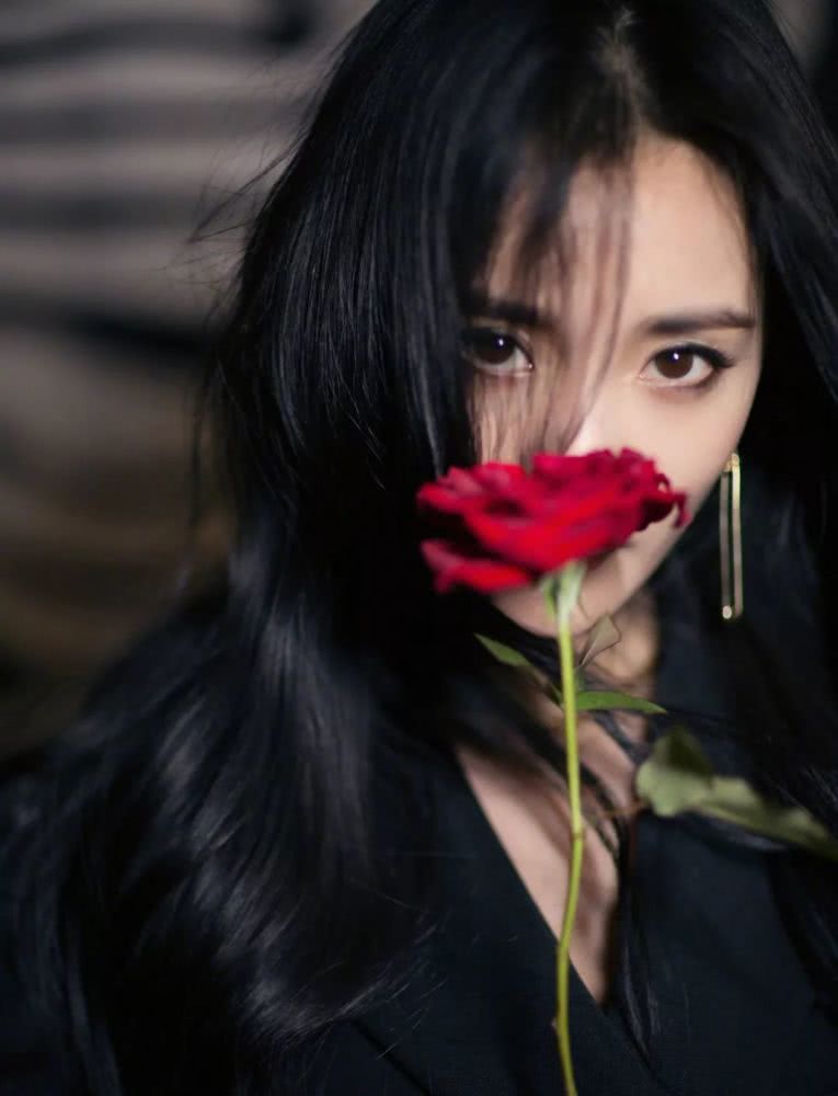 神反转,本以为张子枫是乖乖女,没想到还有另一副孔超A面孔