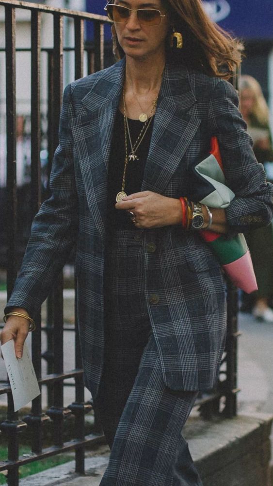 别再说155小个子不好买衣服,GET这5种穿搭超显高