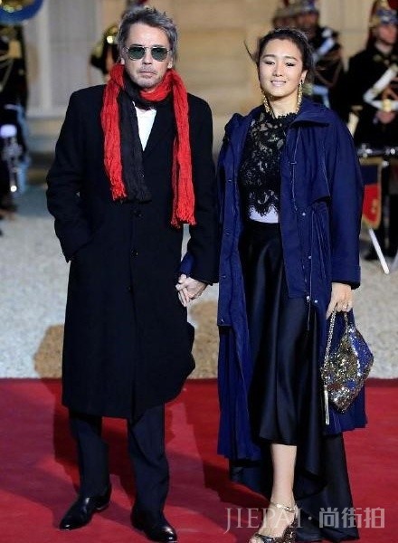 71岁老公把她宠上天!54岁巩俐甩开张艺谋阴霾,放飞自我变身小公主