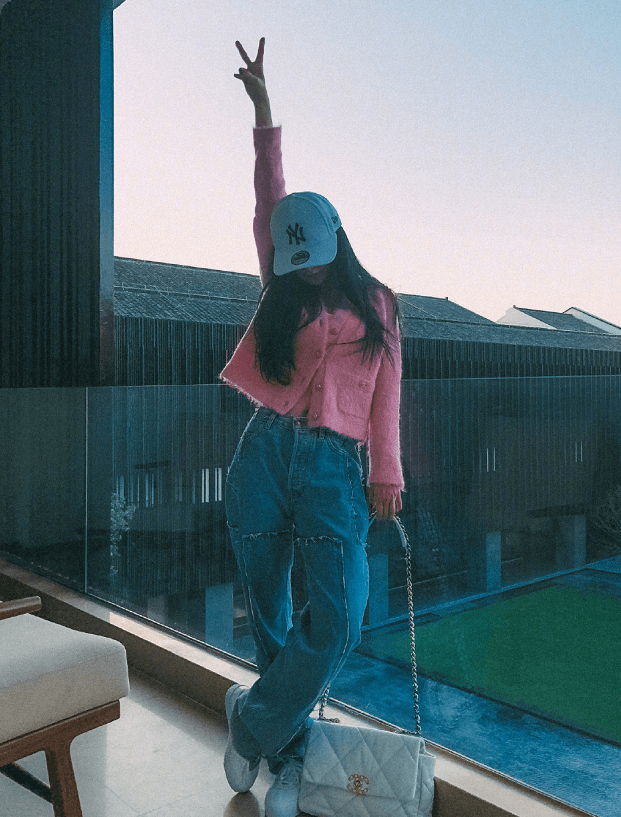 杨幂的腿为什么那么长?看看她的坐姿就知道了,拍照时赶紧学起来