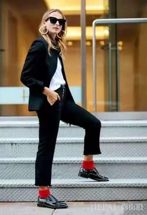 只会穿马丁靴？这个秋天最时髦的牛津鞋都你值得拥有