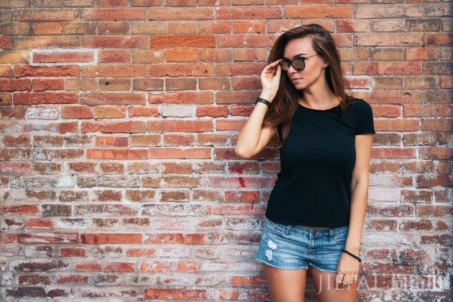 皮肤暗黄女生显黑的5种颜色,女生皮肤暗黄,请千万不要穿了