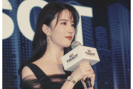 女生扎头发还是披发好看,选择时尚发型全看这三点