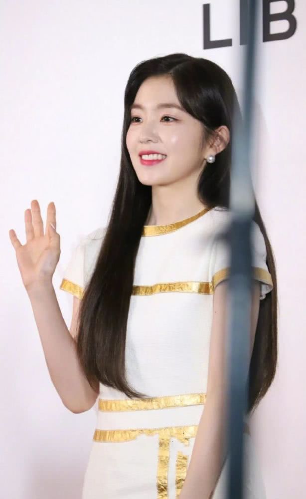 郑爽颜值变化有点大?江疏影的西装“借给”了这么多人