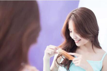 头发出油怎么办？洗发加点它，柔顺不出油