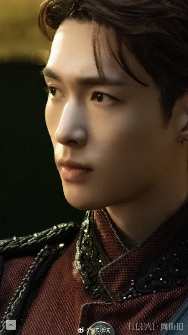 杨幂状告黑粉遭律师自爆，原告堪比被告，“黑料”全被法官实锤了