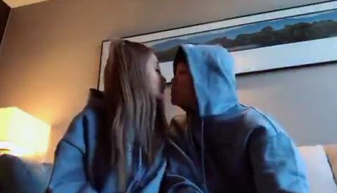 实锤!李小璐PGone亲吻视频流出,勾肩搭背引网友哗然!