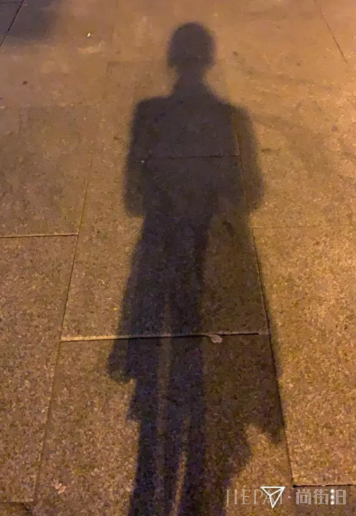 吴千语深夜拍落寞照，仍旧不改买买买的习惯，不受林峰结婚影响