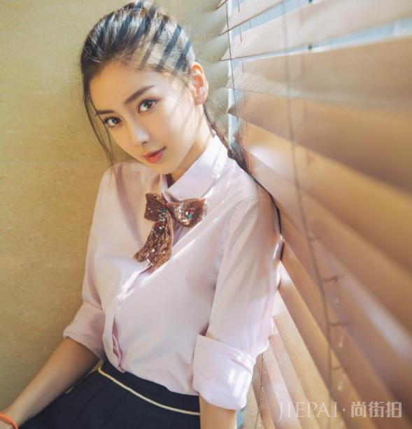 ANGELBABY只适合浓妆?上海弄堂写真淡妆素裹也很美
