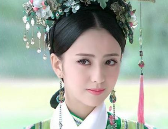 佟丽娅用助理杯子给儿子装尿,遭大面积脱粉?网友:情商太低