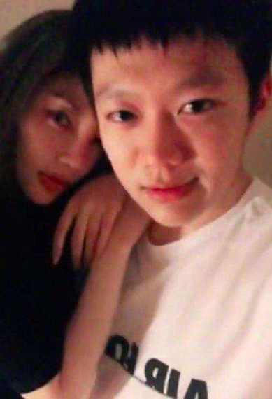 王昊发文承认与李小璐感情,讽刺贾装可怜,直言不就是想弄死他