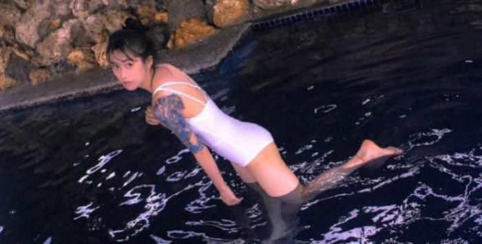 李诞凭什么能娶到黑尾酱?当看到他大学照片,网友:第二个蔡徐坤