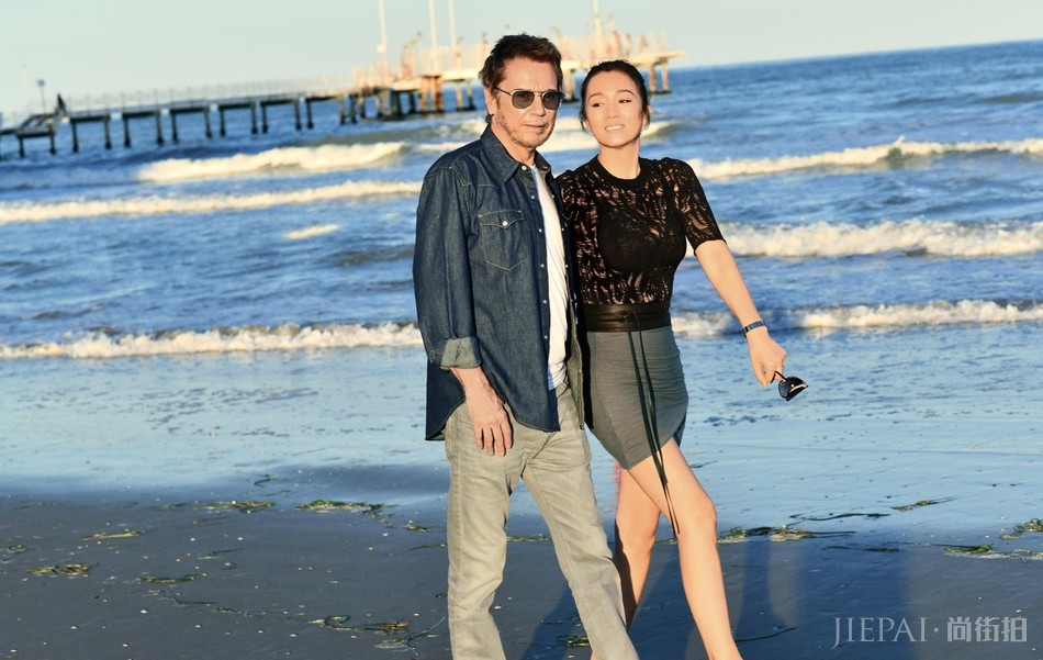 71岁老公把她宠上天!54岁巩俐甩开张艺谋阴霾,放飞自我变身小公主