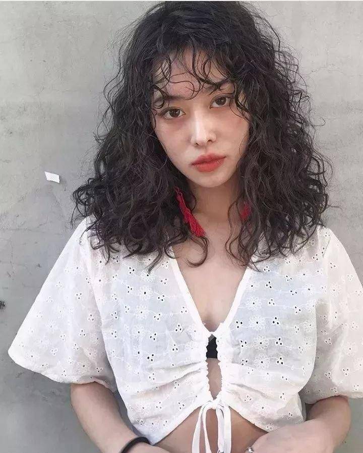 超乎想象的可爱:跟着泫雅学习秋冬潮流发型