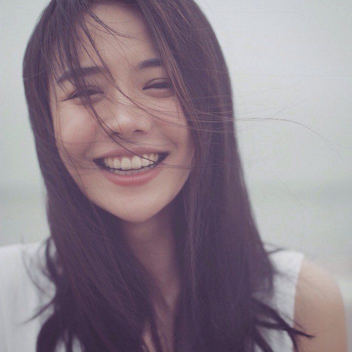 遭受过“校园暴力”的5位明星,第2位被同桌打哭,第5位被掀裙子