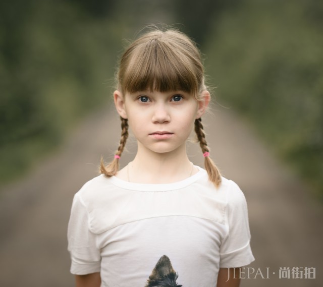到肩膀的头发怎么扎好看 其实这样做让你看起来更美