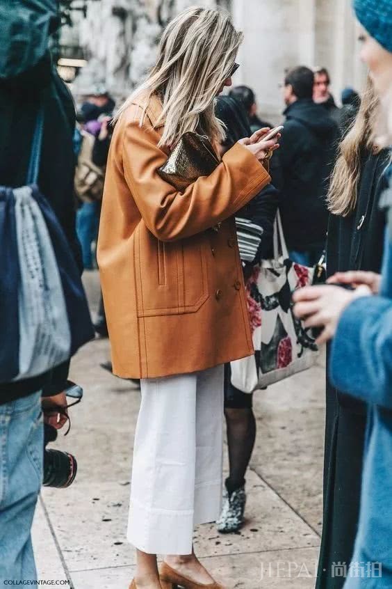 焦糖色这么好看,配什么颜色显白还高级?