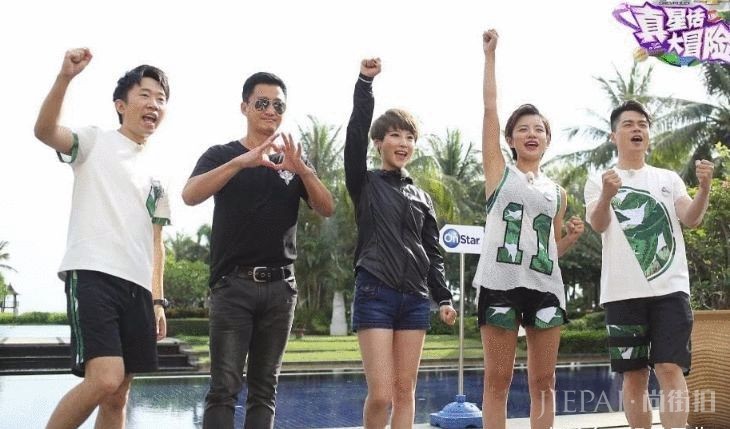 吴京镜头前掏出避孕套, 谢楠脸红了, 剪辑师都救不了