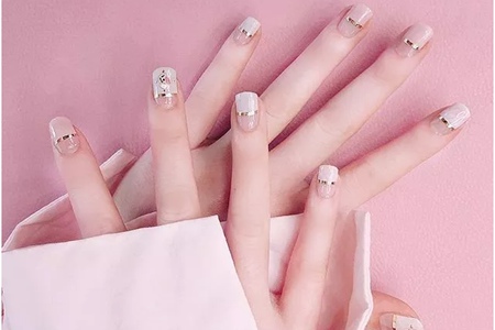 1564475142549667.jpg 法式美甲的多样画法,月牙、倒V 的款式图片