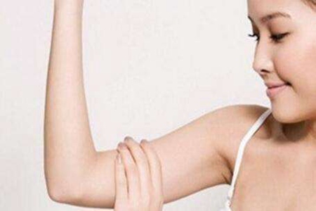 1557206933553360.jpg 女生手臂有拜拜肉,瘦手臂的正确方法