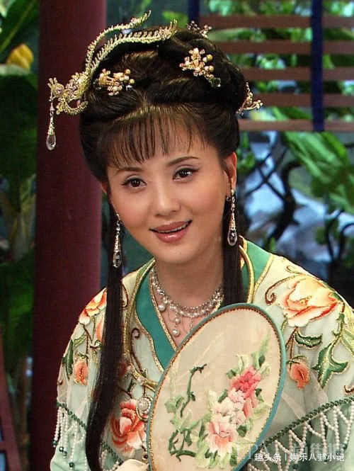 江南第一美女，为去世老公守寡10年，如今女儿长得比她还美