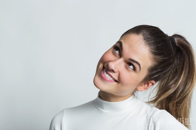 中长发怎么扎好看 两款简单的发型教给你