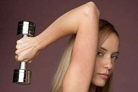 1557206941560459.jpg 女生手臂有拜拜肉,瘦手臂的正确方法