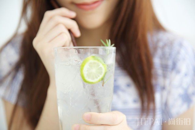 1570848712312453.jpeg 柠檬水的正确泡法减肥瘦身,柠檬水怎么喝减肥,都告诉你