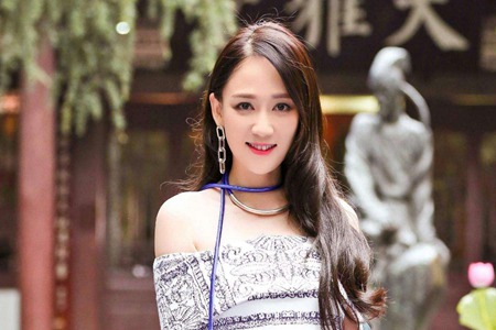 连陈乔恩都剪掉了长卷发,减龄齐肩发怎么扎都好看