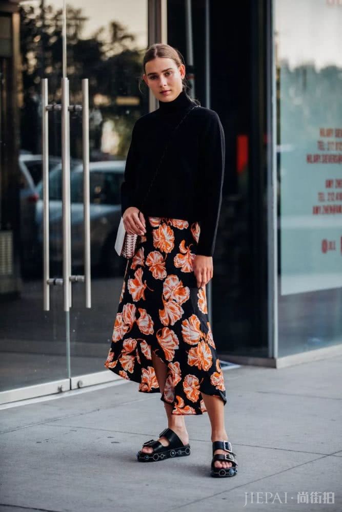 欧美街拍：高领衫让人变好？这样穿就对了