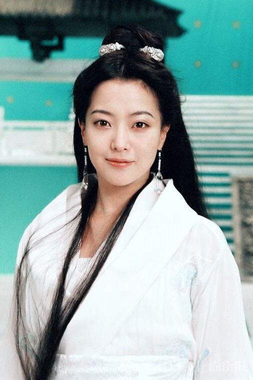 金喜善因女儿长得丑被质疑整容,网友称没长开,9年后被打脸了