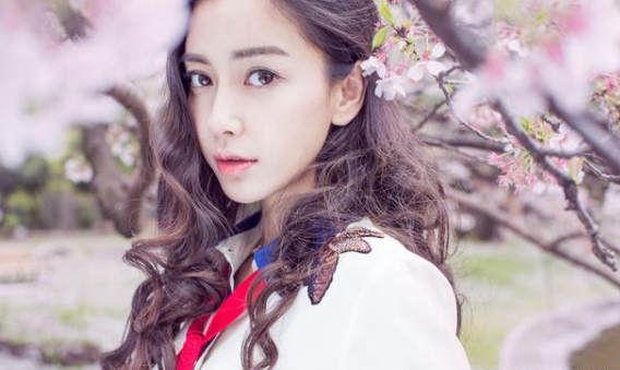 ANGELBABY只适合浓妆?上海弄堂写真淡妆素裹也很美