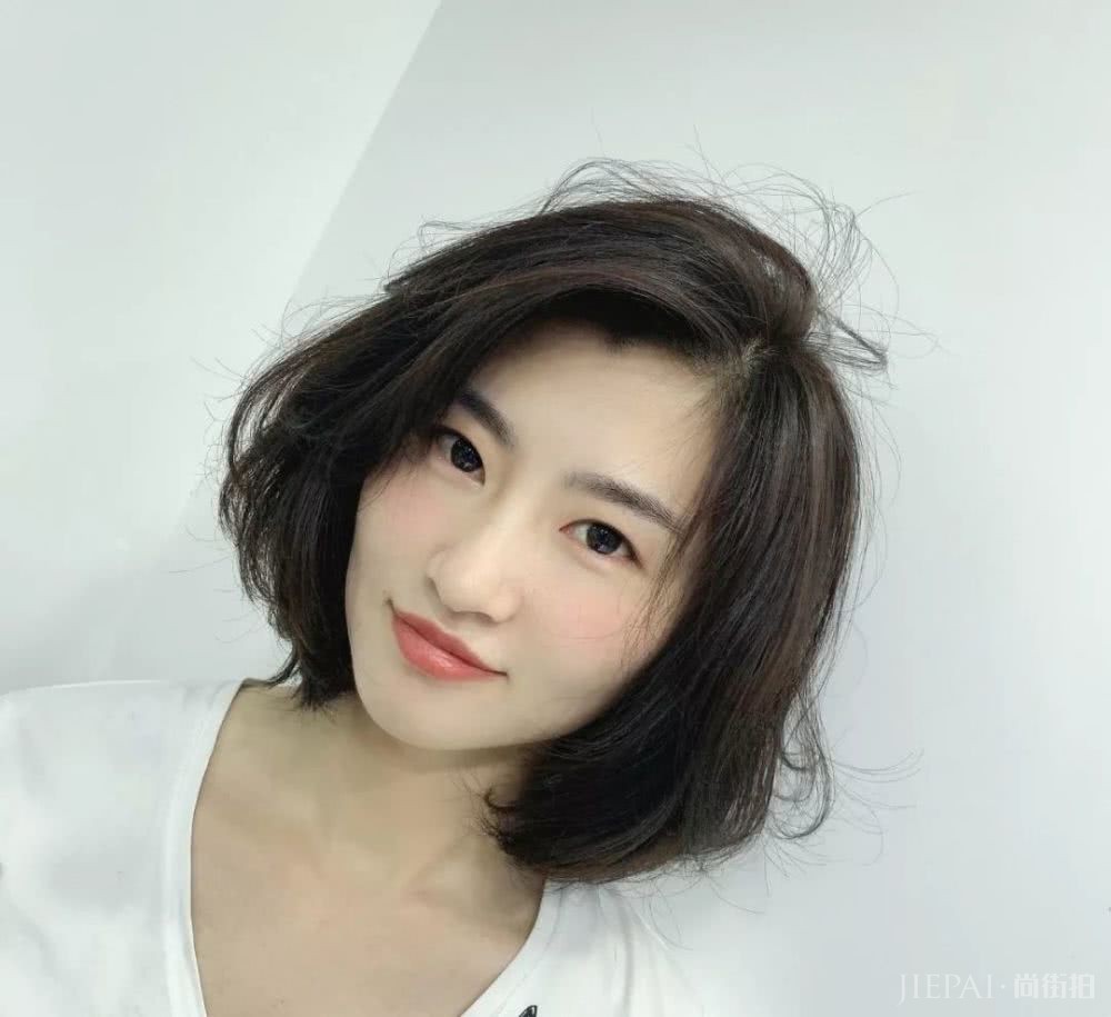 金秋流行“JJ烫”，百搭时尚不土气