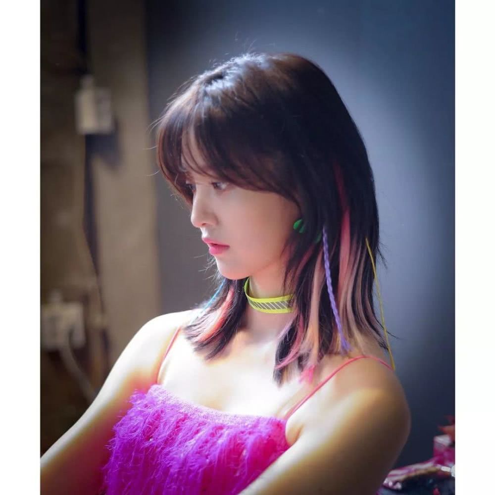 秋冬最火发型,要像LISA、杨超越这样色儿的才够美