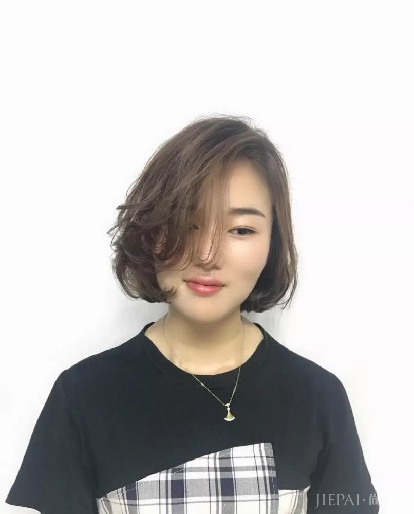 金秋流行“JJ烫”，百搭时尚不土气