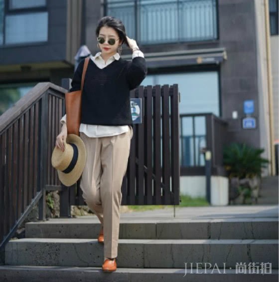 时尚博主三木穿毛衣搭配很吸睛，秋冬这几种穿搭时髦又大气