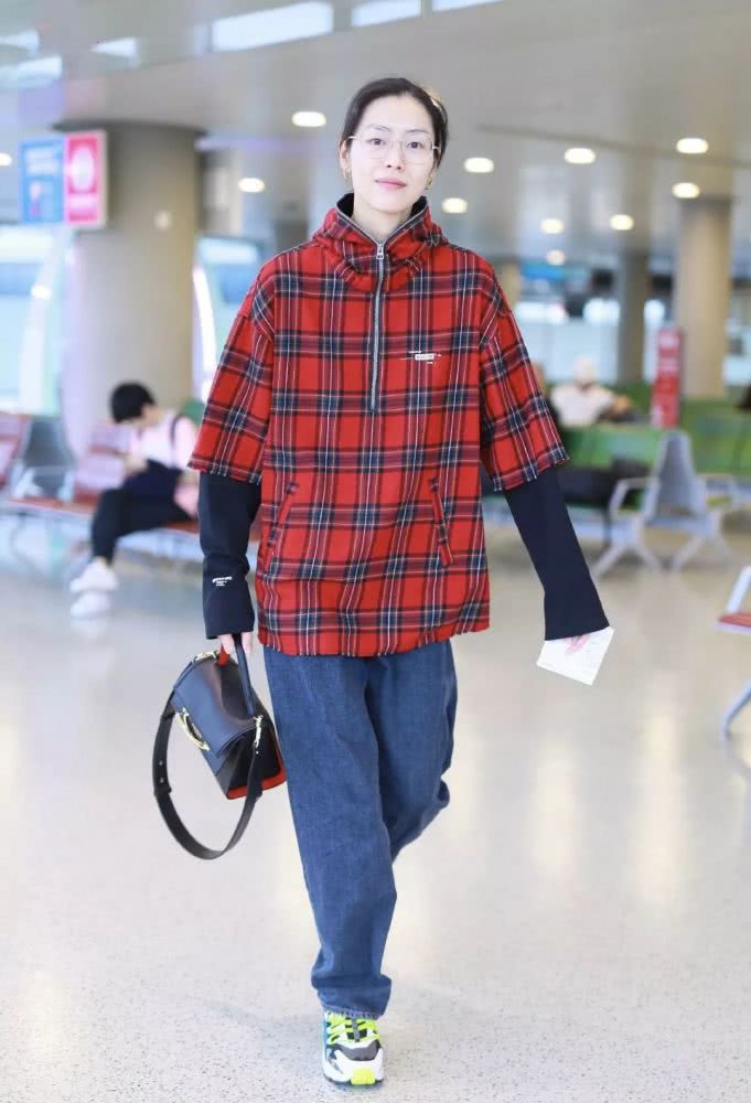 郑爽颜值变化有点大?江疏影的西装“借给”了这么多人