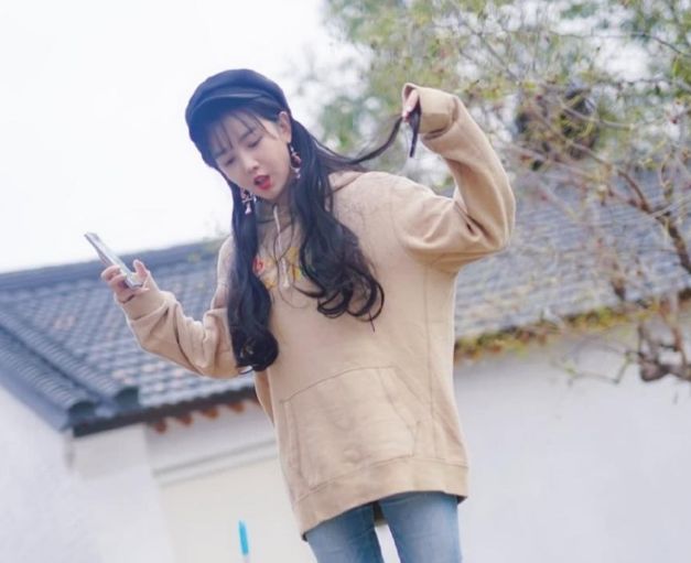 因身材太好被迫退出体育界,现如今被郑爽彻底带火