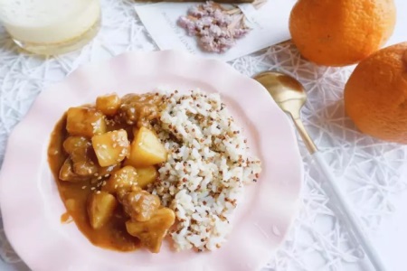 营养减肥早餐食谱，咖喱排骨藜麦饭可以了解一下